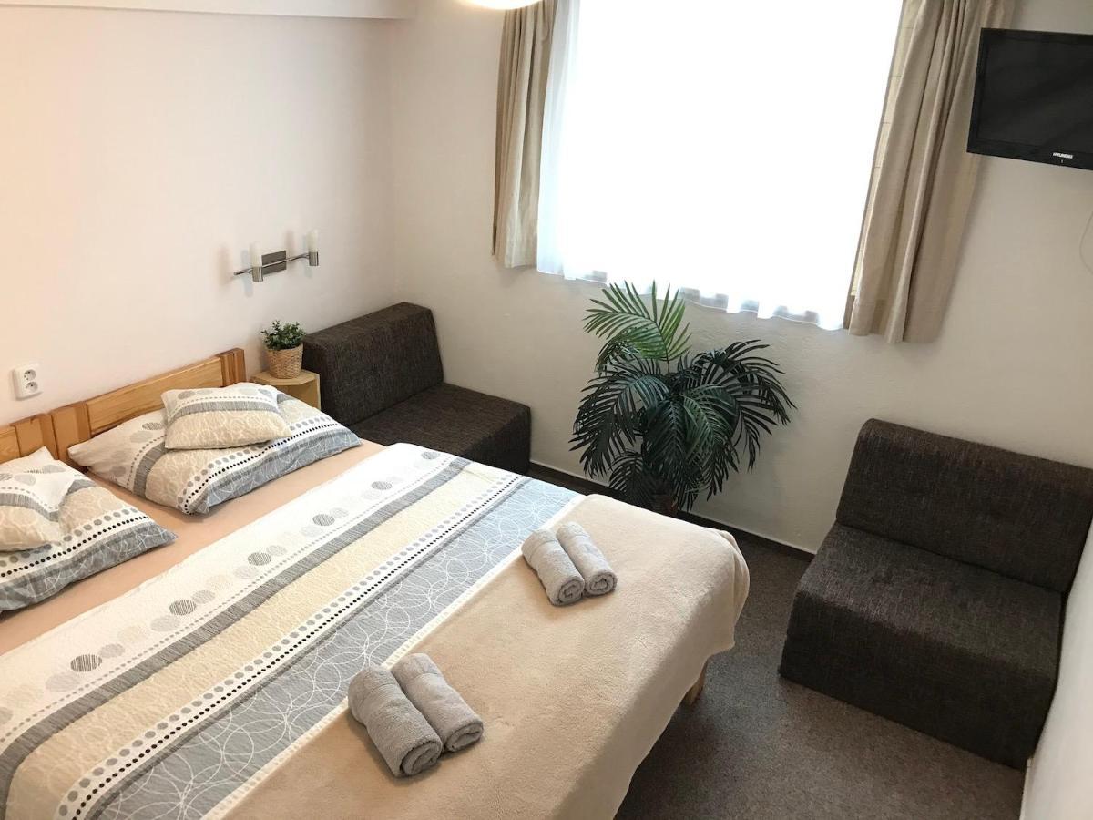 Pension Crhan Mikulov Extérieur photo